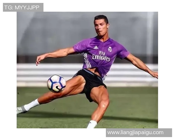 足球巨星的光辉瞬间与无尽荣耀的赞美之声 足球巨星的光辉瞬间与无尽荣耀的赞美之声